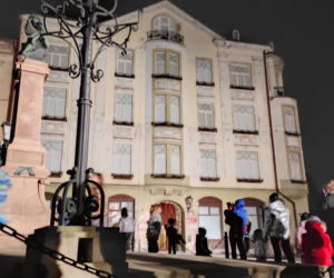 Historia Tarnowa opowiedziana światłem - mapping 3D na Placu Kazimierza