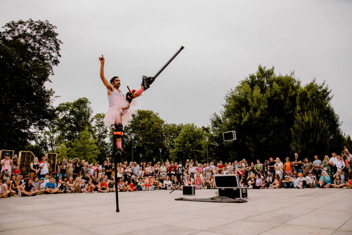Za nami 13. edycja Carnavalu Sztukmistrzów i Urban Highline Festival w Lublinie. Zobacz zdjęcia