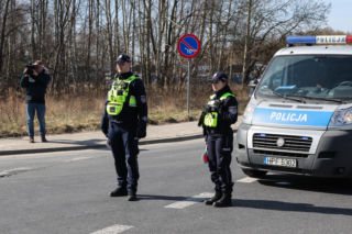 Strzały w łódzkiej fabryce, 400 osób ewakuowanych. Trwa obława