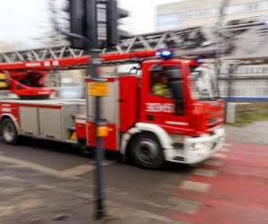 Pożar w Sopocie. Ogień w garażu przy Łokietka. Ponad 80 osób ewakuowanych z budynku
