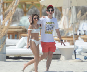 Antek Królikowski i Julia Wieniawa wypoczywają na plaży w Juracie