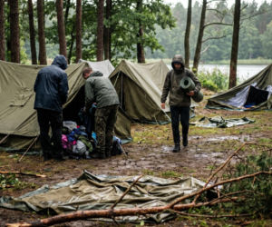 Ewakuacja obozów harcerskich na Warmii i Mazurach. Zniszczone namioty i setki interwencji