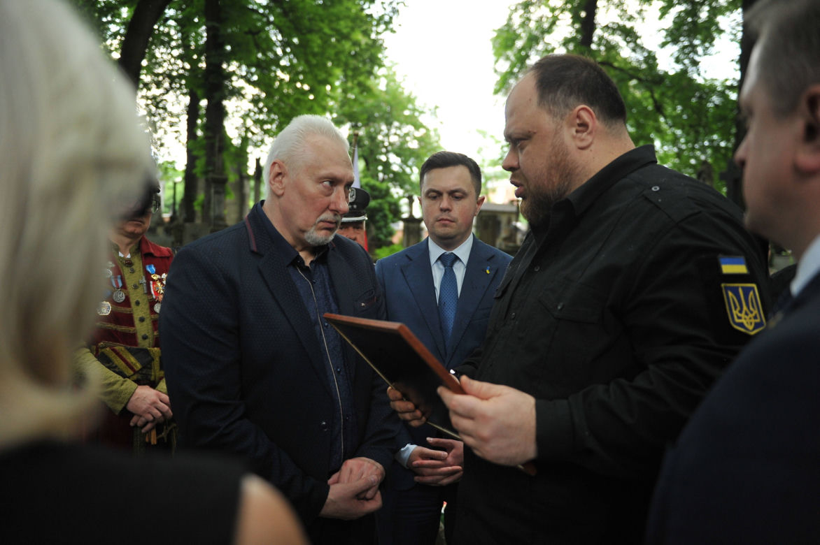 Rusłan Stefańczuk znalazł czas by pojawić się na Powazkach w dniu 26 urodzin Daniela Sztybera