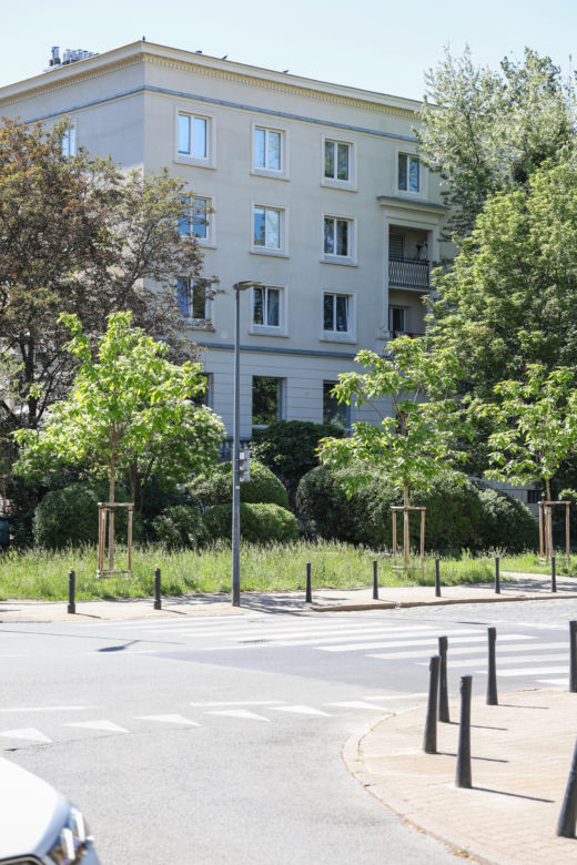 Warszawa dawniej i dziś. Kiedyś stał tu luksusowy gmach i tętniło życie. Niezwykłe losy kamienicy przy Nowolipiu 64
