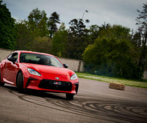Nowa Toyota GR 86 na festiwalu prędkości w Goodwood