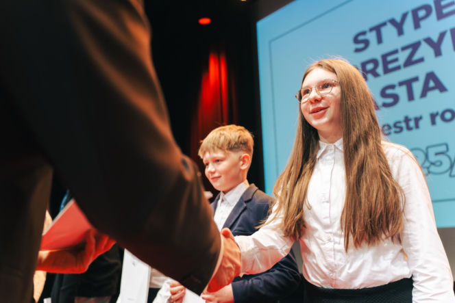 Najzdolniejsi uczniowie odebrali stypendia Prezydenta Miasta Siedlce
