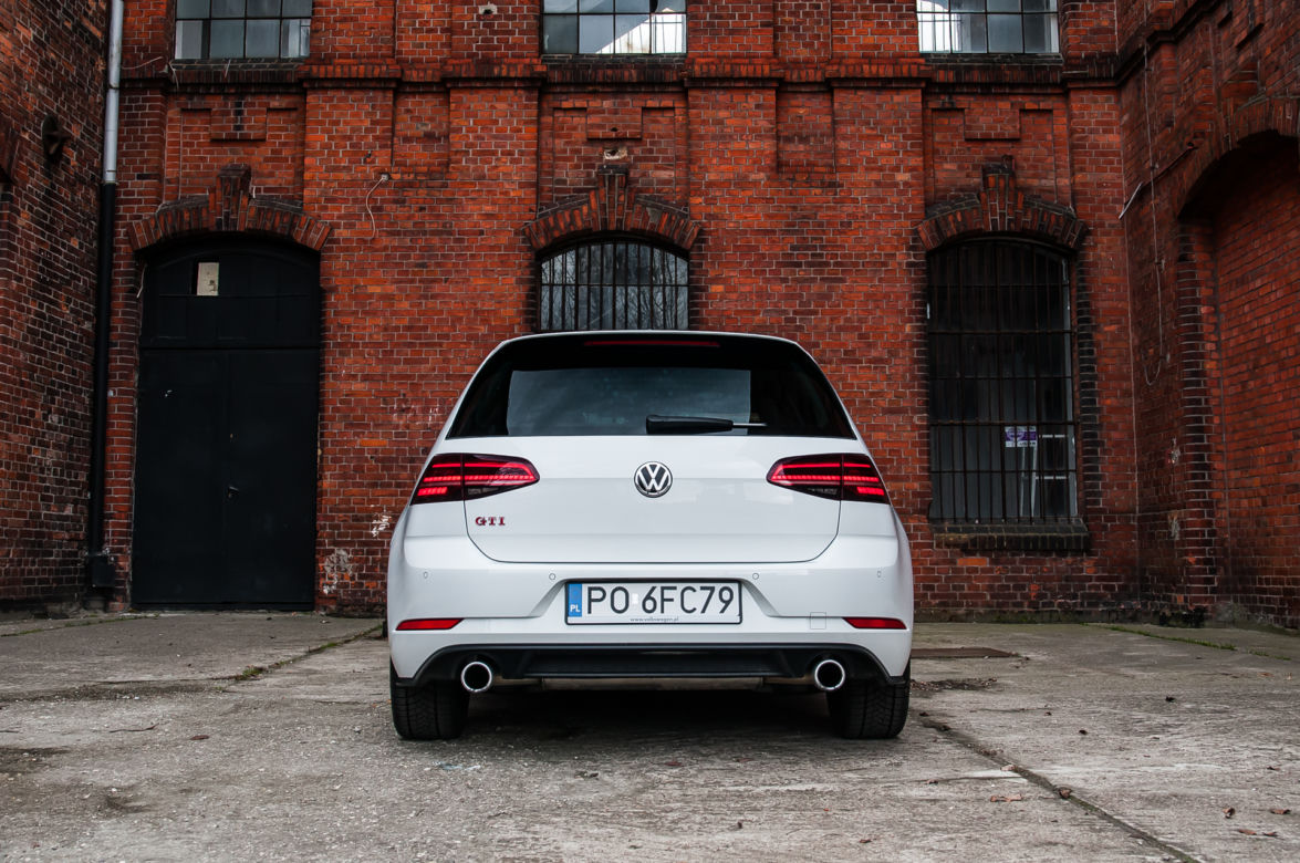 Volkswagen Golf 2.0 TSI GTI Performance 245 KM