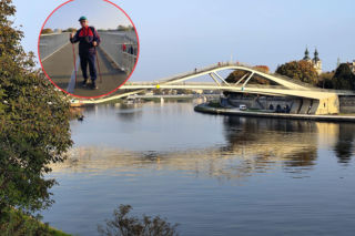 Kraków ma nową kładkę. Mieszkańcy podzieleni. Liczne kontrowersje