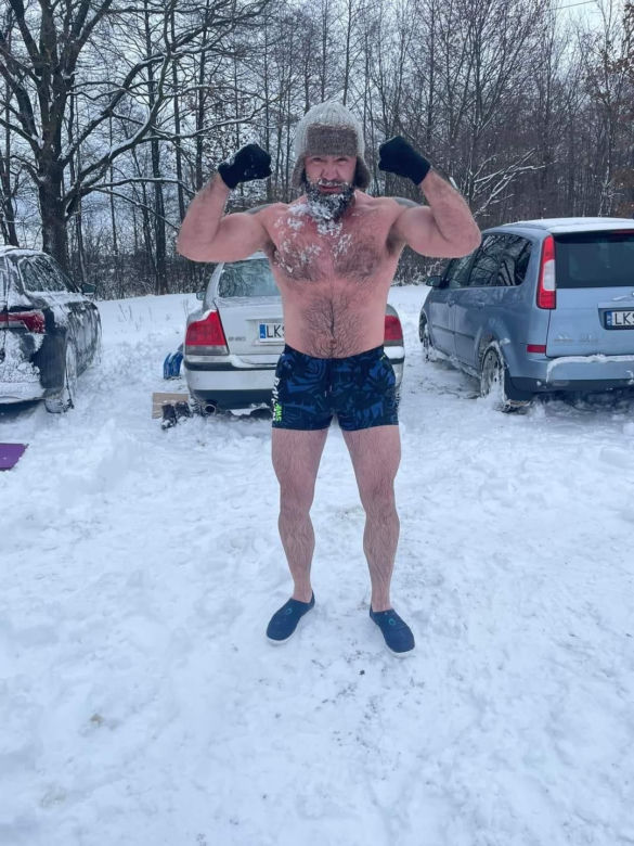 Rozkuli lód i weszli do wody. Tak wyglądało morsownaie w woj. lubelskim!