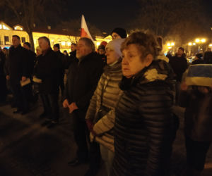 Siedlczanie okazali swoje poparcie dla Ukrainy w wojnie z Rosją – pokojowa demonstracja solidarnościowa w Siedlcach