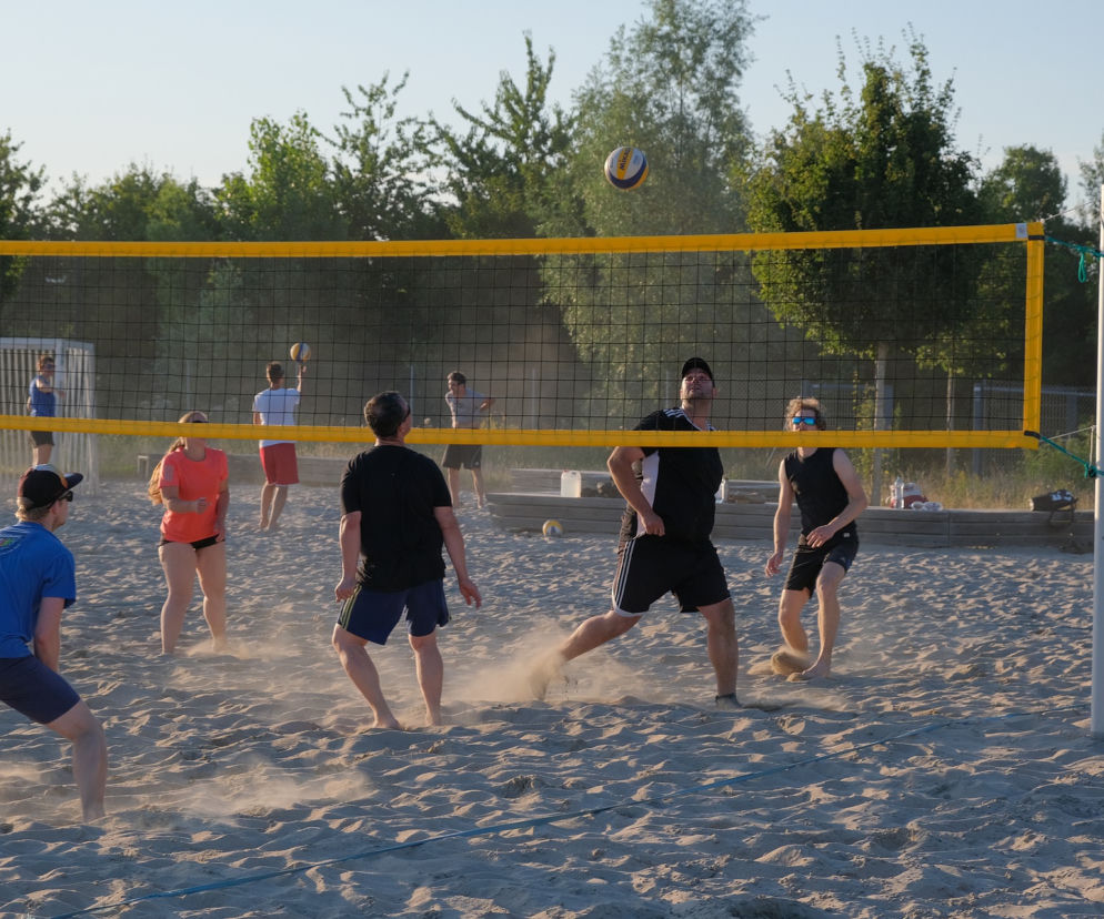 turniej siatkówki plażowej