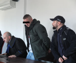 Lubelskie. Podpalił 26-latka i pastwił się nad nim kilkanaście godzin. Ofiara nie żyje