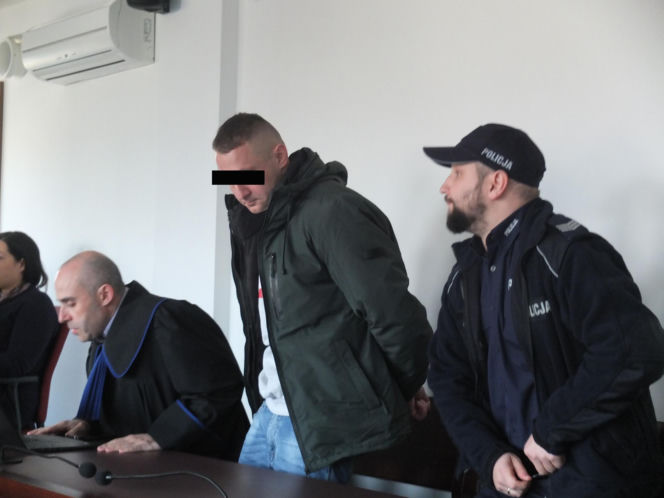 Lubelskie. Podpalił 26-latka i pastwił się nad nim kilkanaście godzin. Ofiara nie żyje