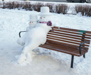 Wyjątkowe śniegowe rzeźby w Warszawie