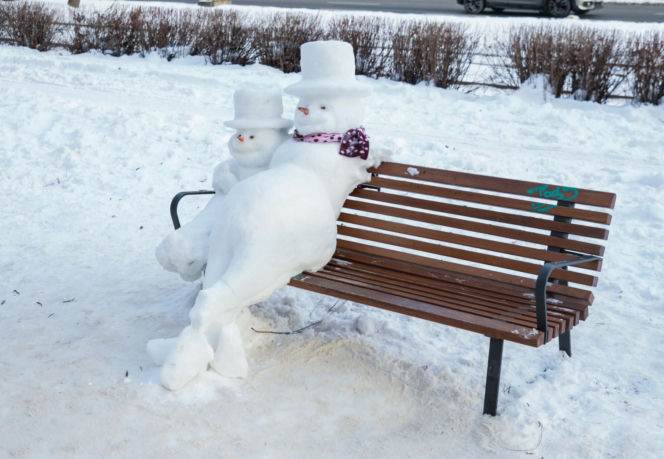 Wyjątkowe śniegowe rzeźby w Warszawie