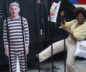 Był prezydent próbował uciec z aresztu! Użył lutownicy