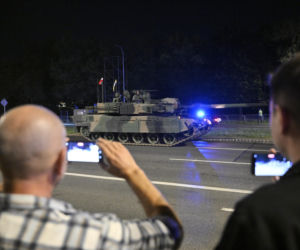 Nocna próba defilady wojskowej w Warszawie