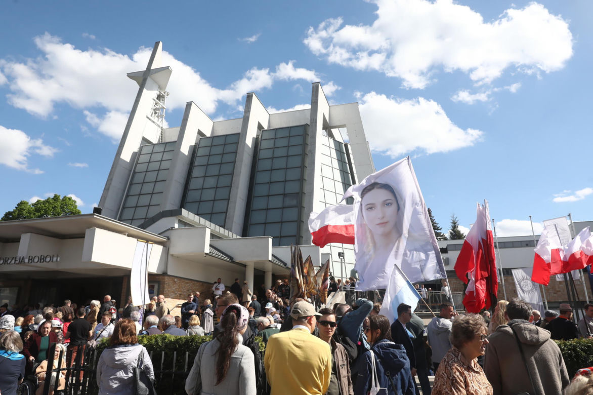 Wielki różaniec na ulicach Warszawy. Modlą się o ustanie „pandemii aborcji”