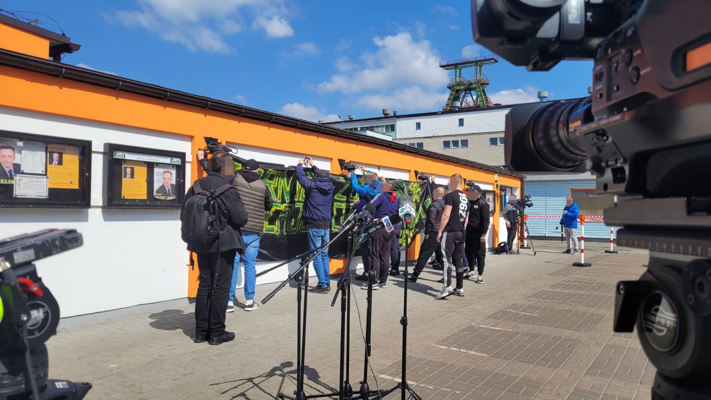 Wstrząs w kopalni Zofiówka. Ratownicy szukają górników
