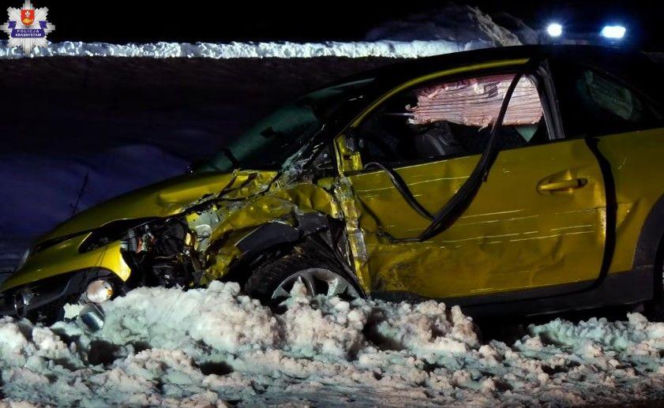 Karambol czterech aut na DK17. Wśród poszkodowanych noworodek