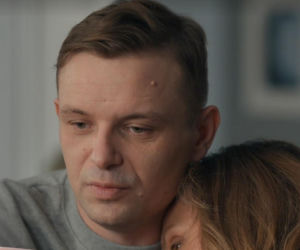 Barwy szczęścia odc. 3382. Hubert (Marek Molak), Asia (Anna Gzyra-Augustynowicz)