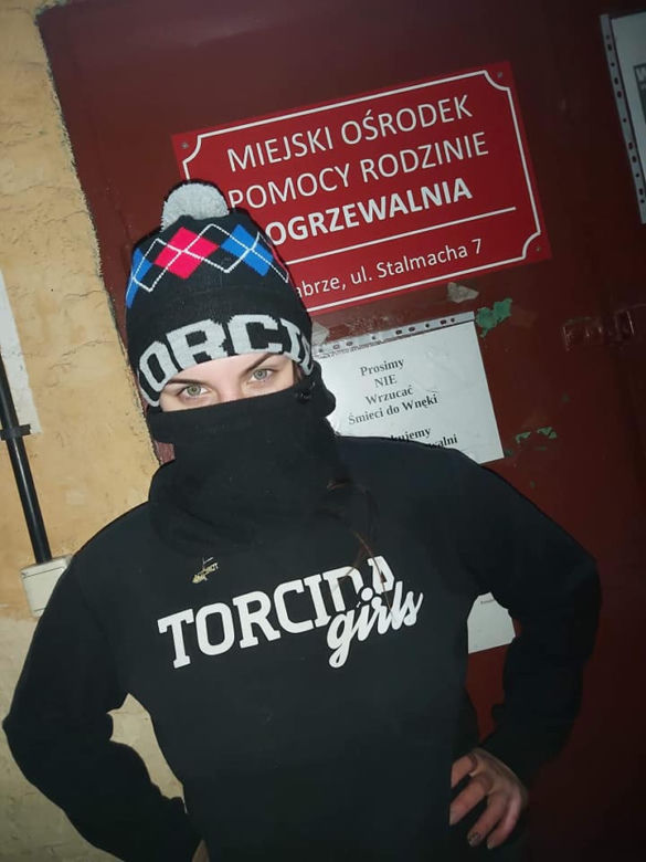 Nie mogą chodzić na mecze, ale wciąż zajmują się pomaganiem. Dziewczyny z Torcida Girls tym razem wsparły ogrzewalnę dla bezdomnych [ZDJĘCIA]