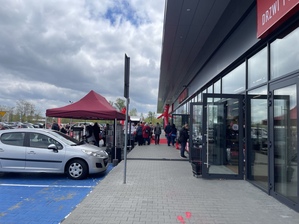 Otwarcie pierwszego w Polsce sklepu Woolworth w centrum handlowym Atut w Krakowie
