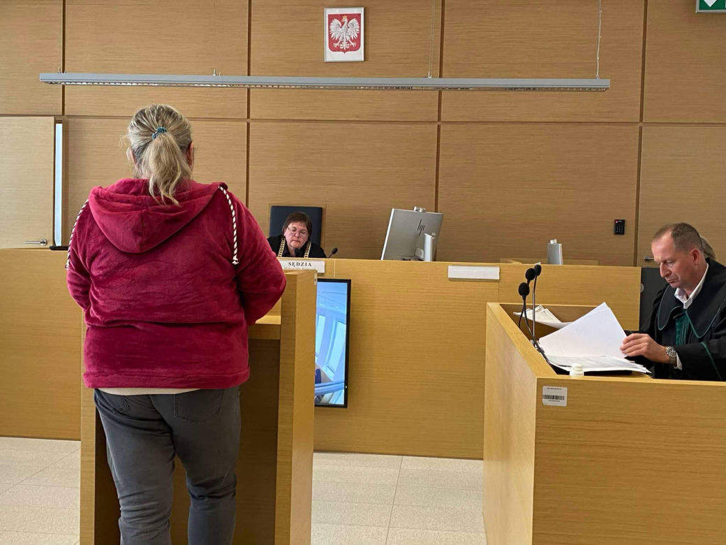 Klaudia G. stanęła przed sądem. Ruszył proces w sprawie śmierci 3-letniej Emilki z Siedlec