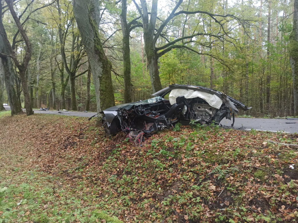 Jechał za szybko i przypłacił to życiem! Policja ujawnia: "Licznik zatrzymał się na 180 km/h" 