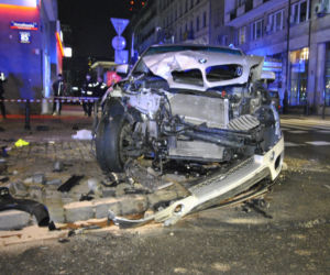 Zderzenie BMW z taksówką na Marszałkowskiej