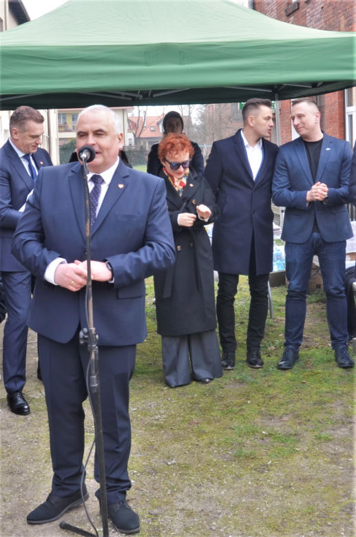Wojciech Marjański na otwarciu biura