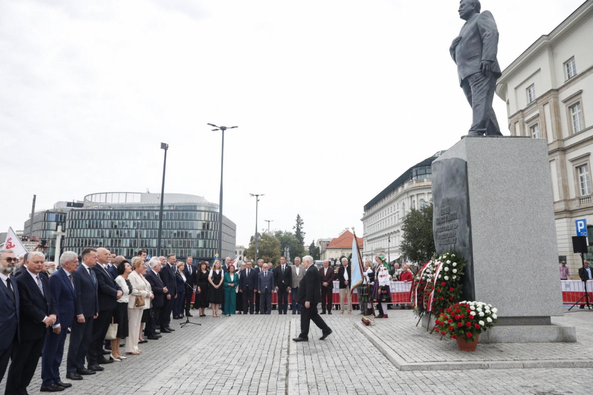 Miesięcznica smoleńska 2025. Kaczyński nie przebiera w słowa, mówi o zbrodni
