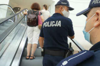 Czy można nagrywać policjanta podczas kontroli? Są DWA WAŻNE warunki! 