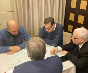 Mateusz Morawiecki i Jarosław Kaczyński w drodze do Kijowa