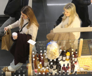 Joanna Krupa z siostrą Martą. Zjadły w mlecznym i poszły po patelnię