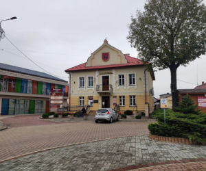 To jedno z najpiękniejszych miast w województwie małopolskim. Kiedyś było wsią, która należała do biskupów krakowskich