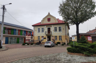 To jedno z najpiękniejszych miast w województwie małopolskim. Kiedyś było wsią, która należała do biskupów krakowskich