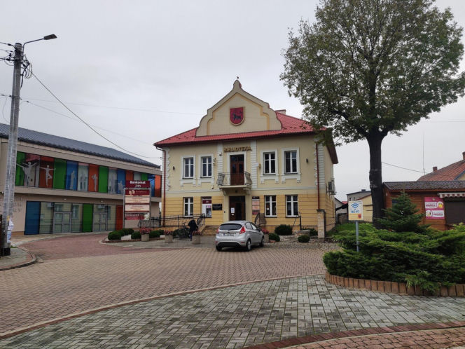 To jedno z najpiękniejszych miast w województwie małopolskim. Kiedyś było wsią, która należała do biskupów krakowskich