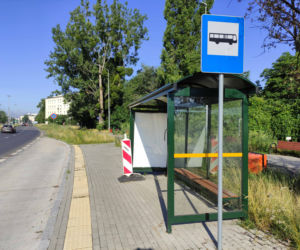 Przystanek-widmo z Torunia stał pusty trzy lata, teraz zniknął. Magistrat milczy.