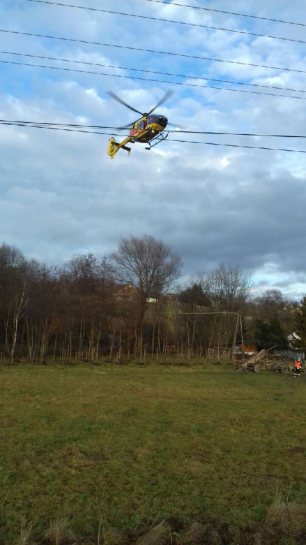 WYPADEK w Siemiechowie. Kierował 18-latek. Jego rówieśnik poważnie ranny