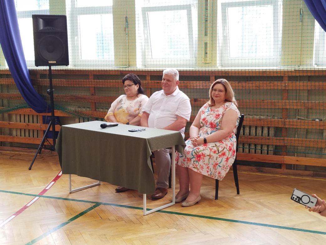 Uczniowie z klas I-III zaprezentowali w SP nr 10 w Siedlcach piosenki z różnych bajek