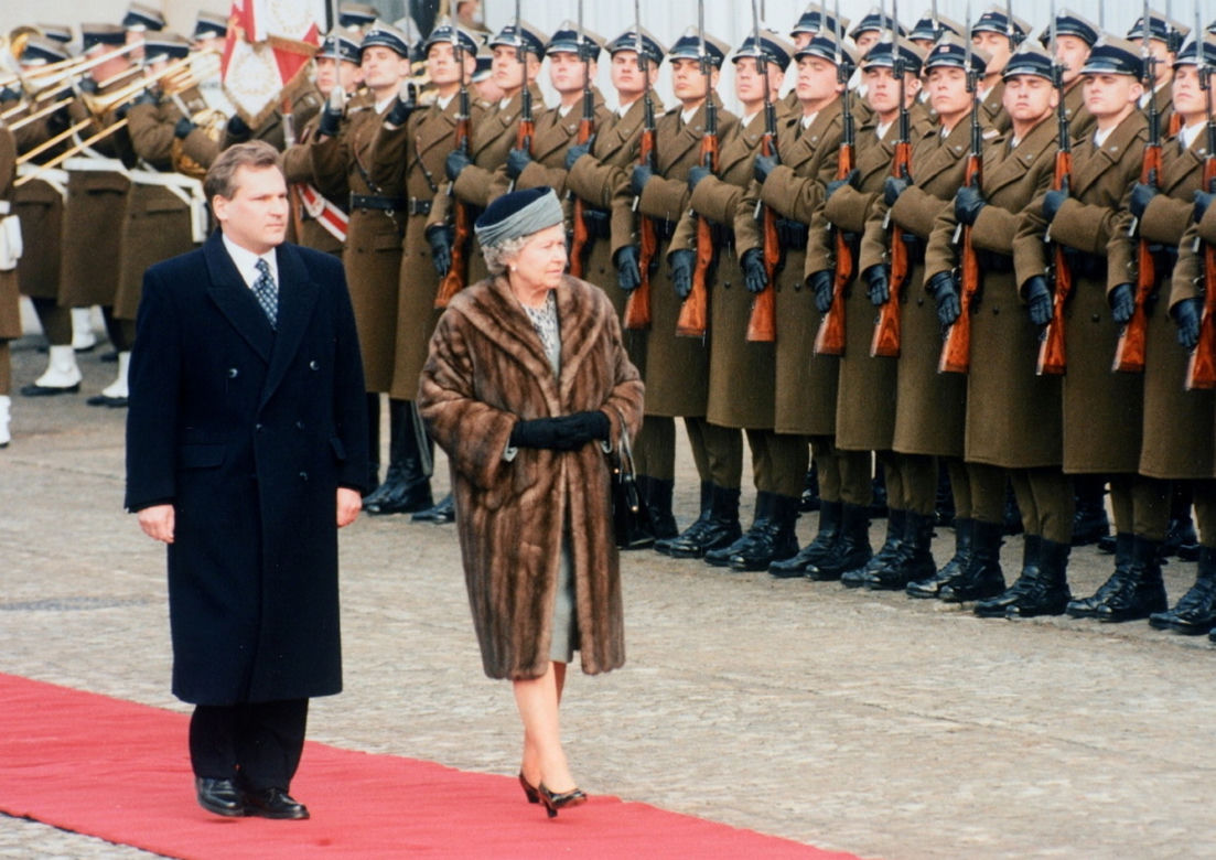 Warszawa, 03.1996. Wizyta królowej brytyjskiej Elżbiety II w Polsce