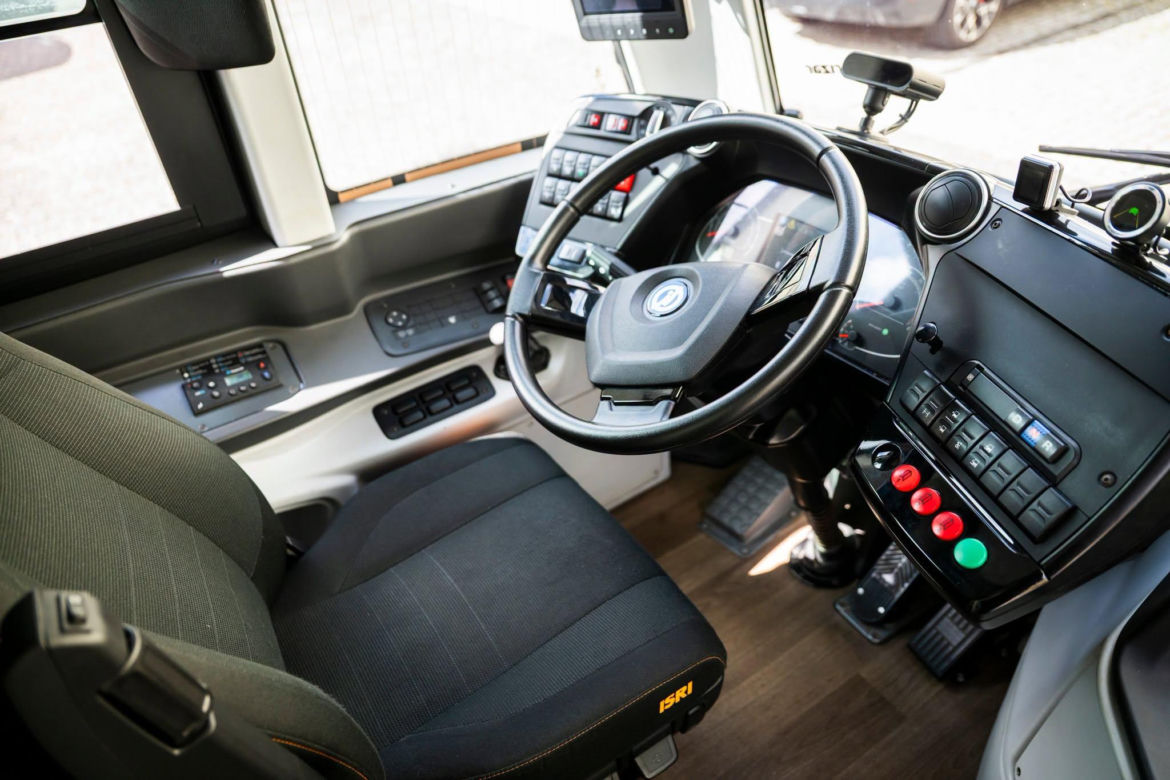Elektryczny autobus z Hiszpanii testowany na stołecznych drogach