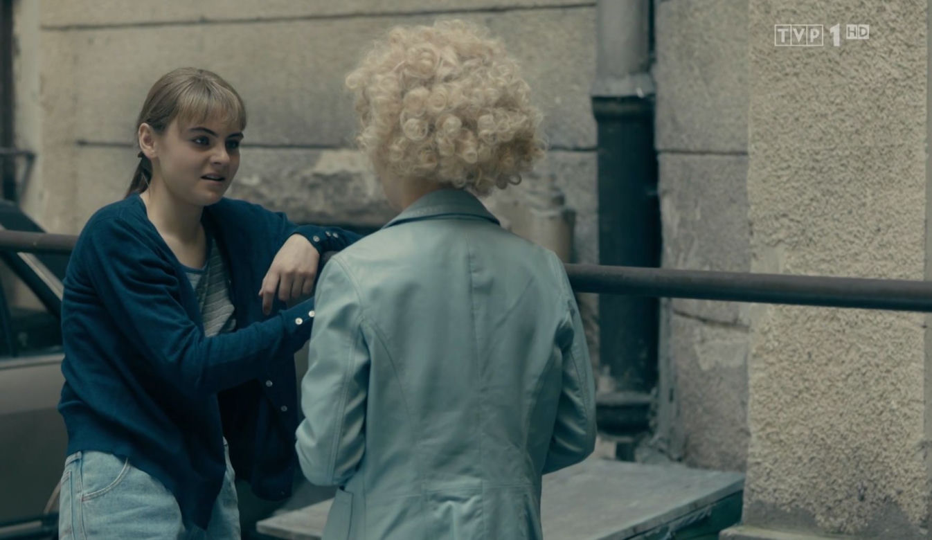 Stulecie Winnych 4, odc. 45: Kasia (Weronika Humaj), Małgosia (Zofia Stafiej)
