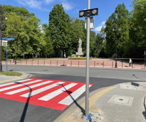 Bezpieczne przejście dla pieszych na skrzyżowaniu ul. Mickiewicza i al. Wolności