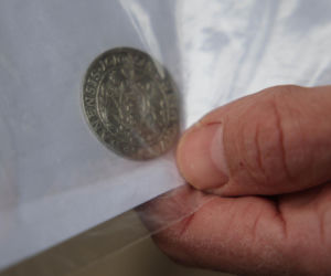 Sygnet, monety i fragment wieży – kolejne odkrycia na Wawelu