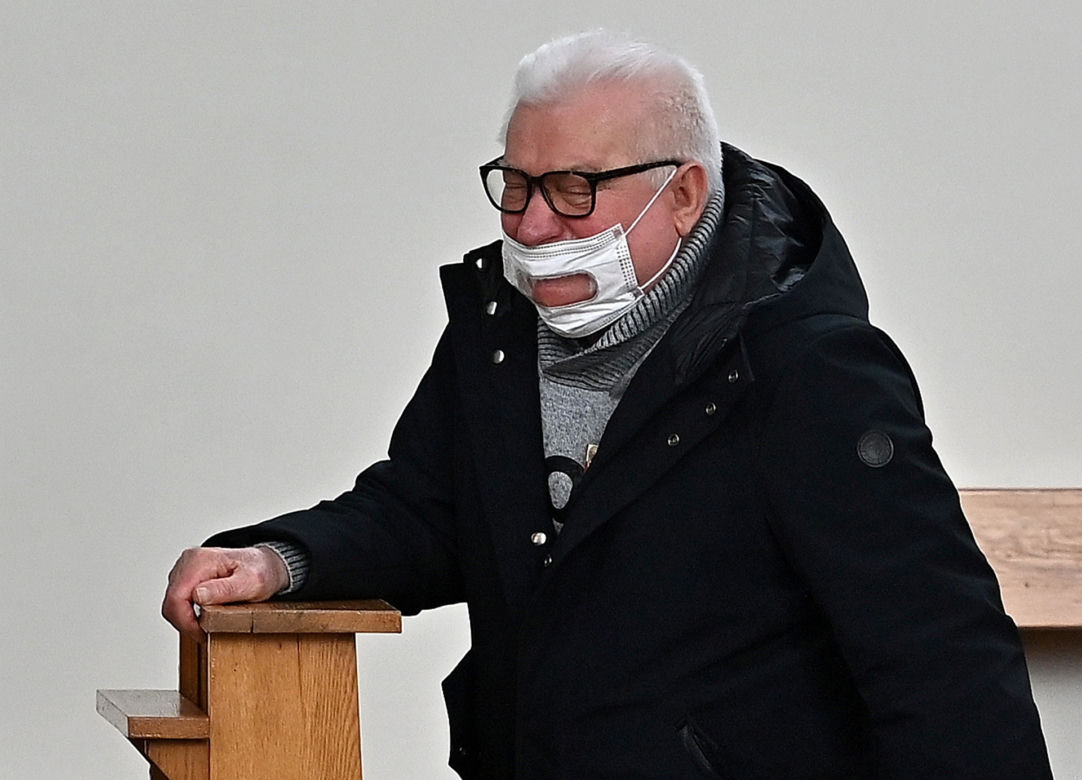 Lech Wałęsa na niedzielnej mszy
