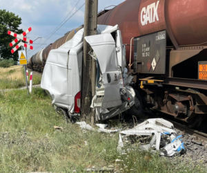 Gniezno: Wjechał wprost pod rozpędzony pociąg! To cud, że żyje 