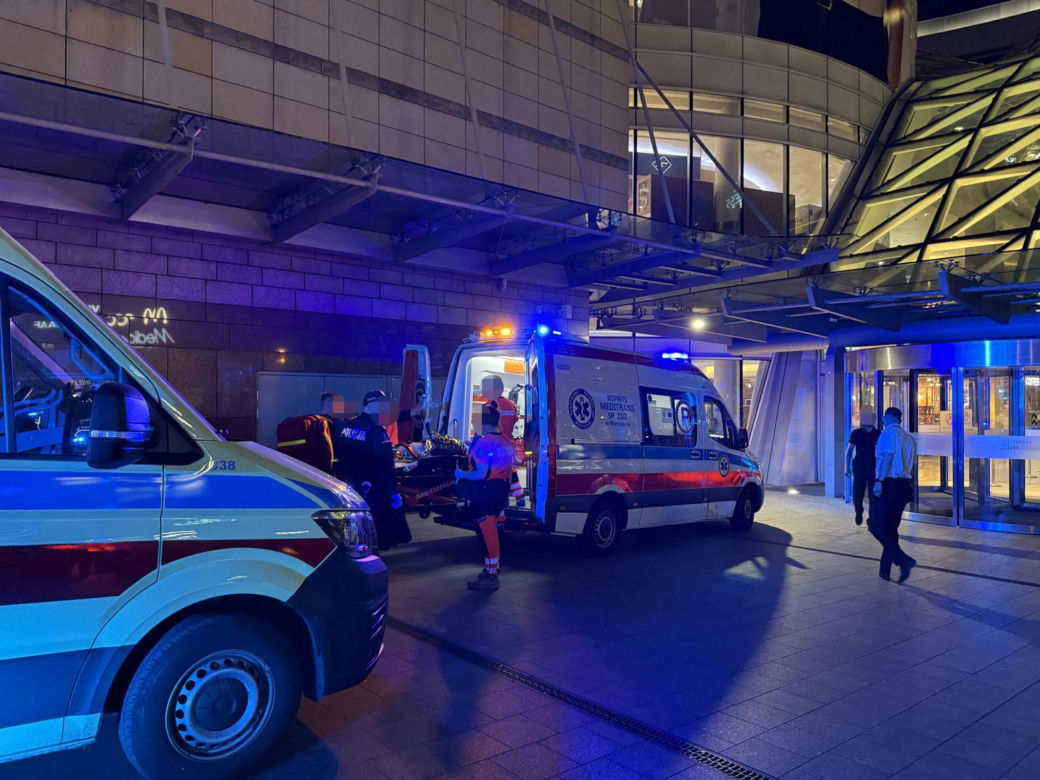 Warszawa. Kobieta skoczyła z piętra w Złotych Tarasach