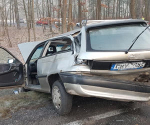 Stray Jasiniec. Trzy osoby poszkodowane w wypadku